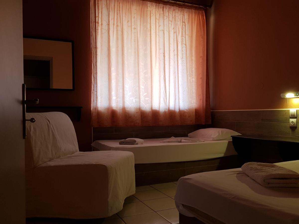 Asteraki Aparthotel 고우비아 외부 사진