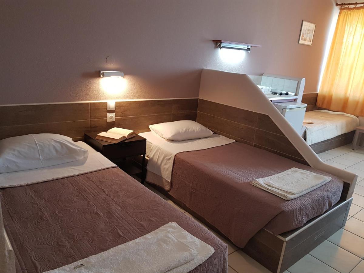 Asteraki Aparthotel 고우비아 외부 사진